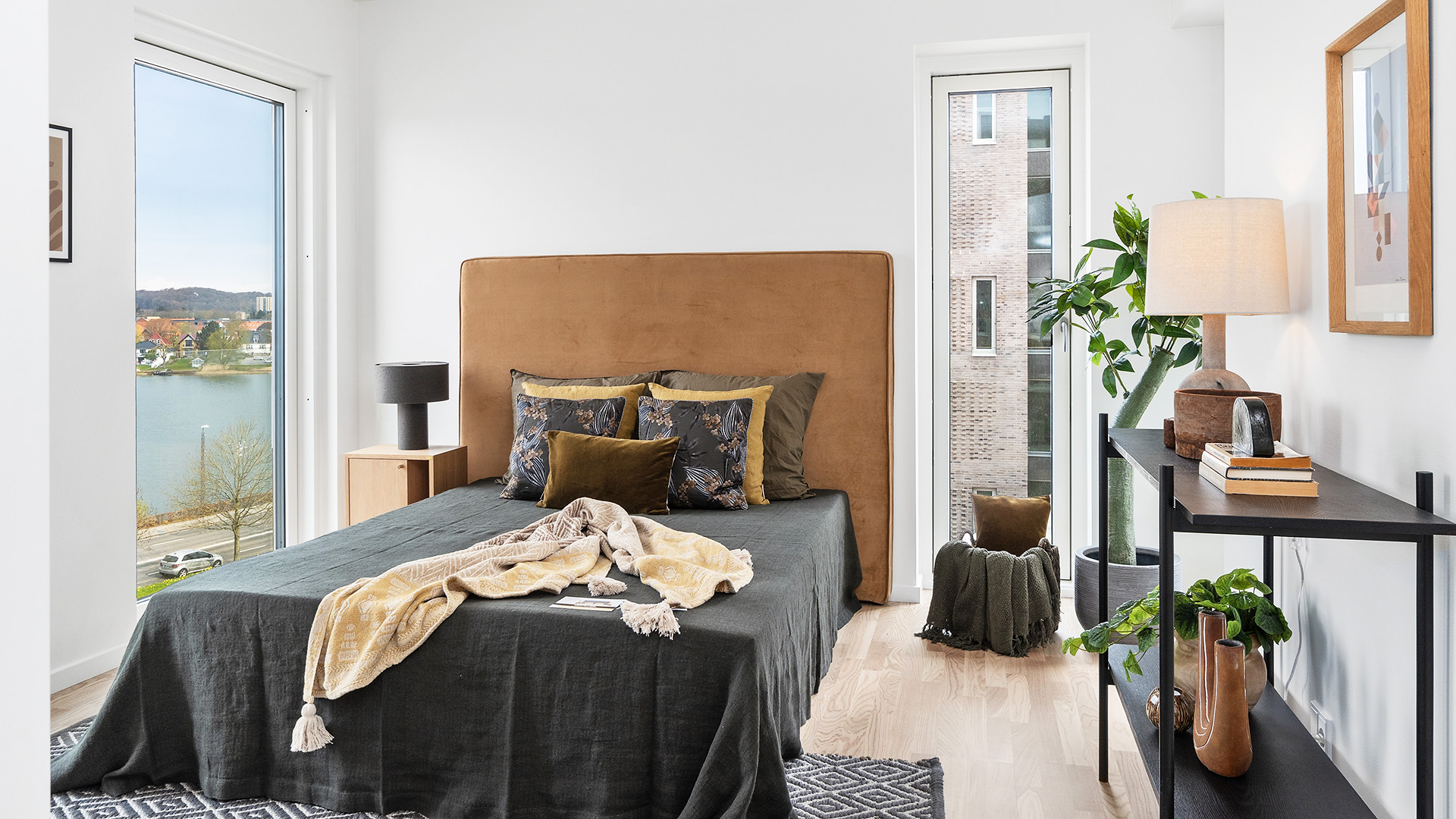 Vågn op til udsigt over søen